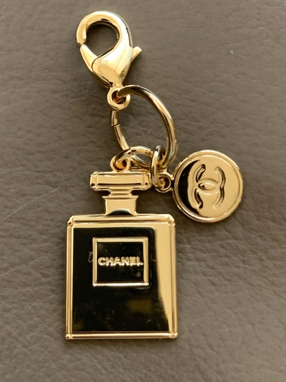 *EXCLUSIVE AUTHENTIC RARE 2023 CHANEL* Gold Perfume Bottle Charm